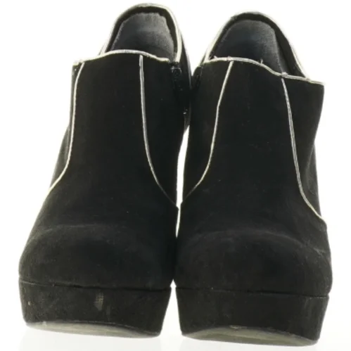 Sorte ankelstøvler med høj hæl fra Catwalk (str. 41)