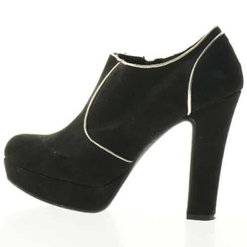 Sorte ankelstøvler med høj hæl fra Catwalk (str. 41)