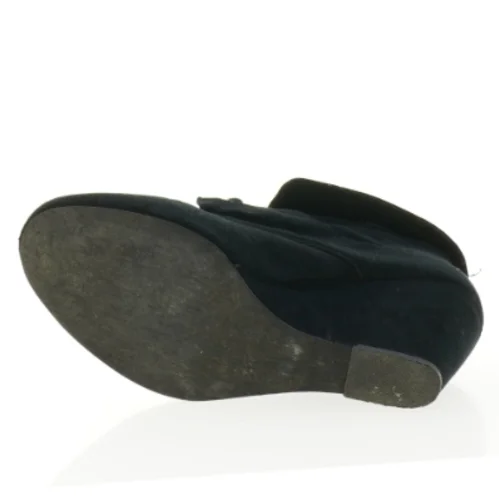 Sort ankelstøvle med kilehæl (str. 41)