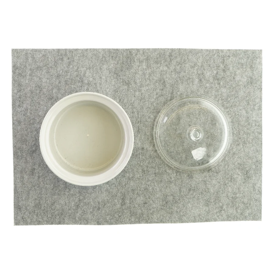 Rund porcelæns skål med låg