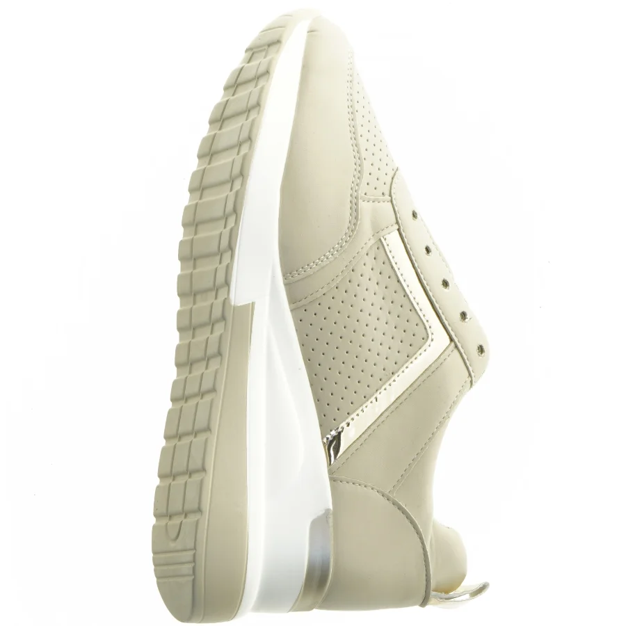 Beige sneakers med sølv detaljer (str. 39)
