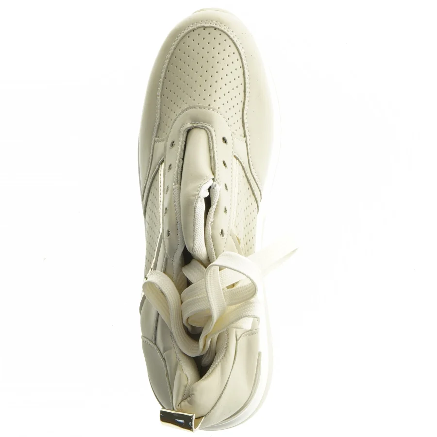Beige sneakers med sølv detaljer (str. 39)