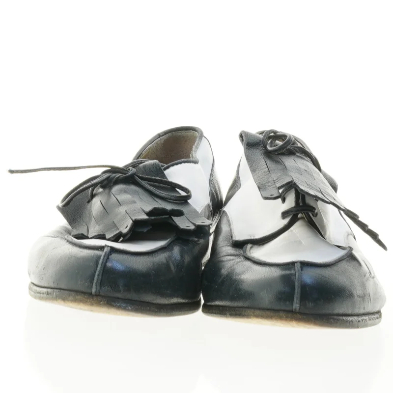 Sort-hvide snøresko fra Marconi (str. 38,5)