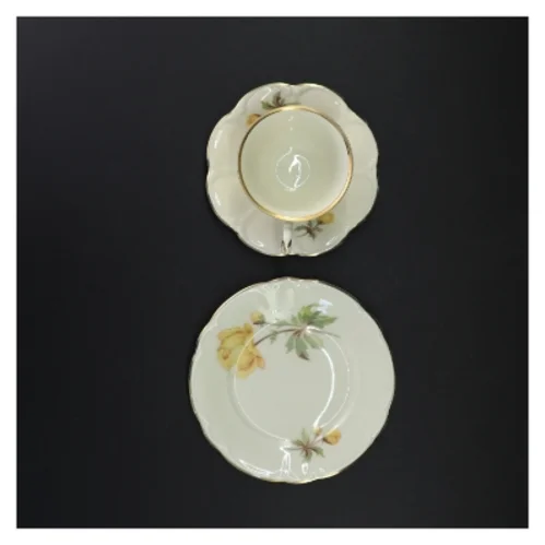 Porcelænskop og underkop med tallerken fra Antoinette (str. 16 x 9 cm)