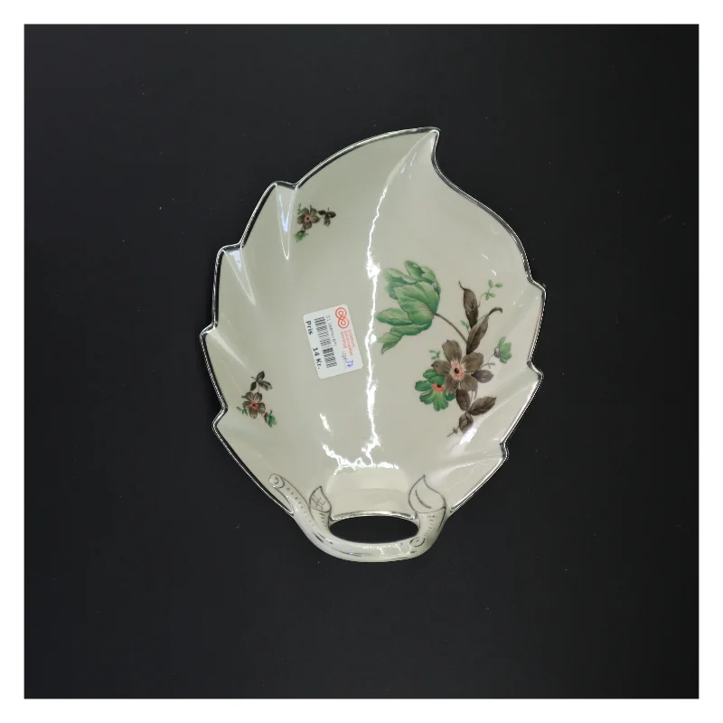 Bladformet porcelænsfad fra Københavns Porcellains Maleri (str. 25 x 19 cm)