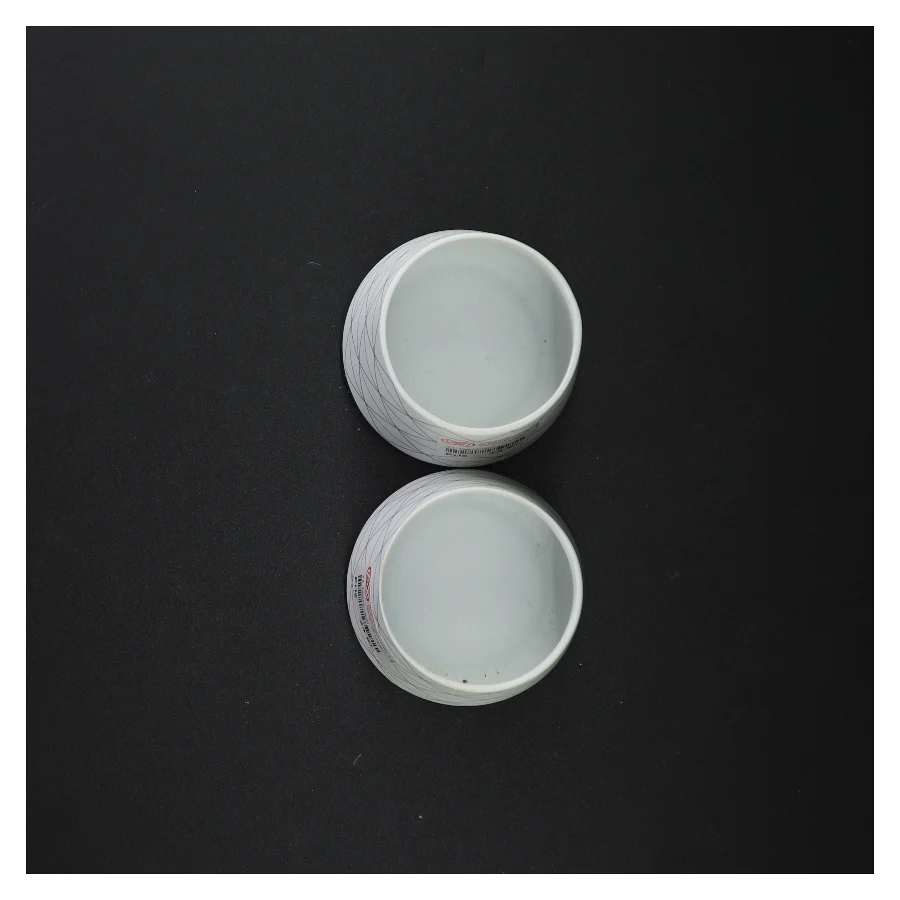 Hvide keramikskåle med geometrisk mønster fra Home Collection (str. 7 x 8 cm)