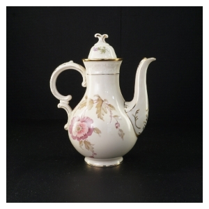 Porcelænsteapot med blomstermotiv fra Københavns Porcellains Maleri (str. 25 x 22 cm)