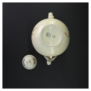 Porcelænsteapot med blomstermotiv fra Københavns Porcellains Maleri (str. 25 x 22 cm)