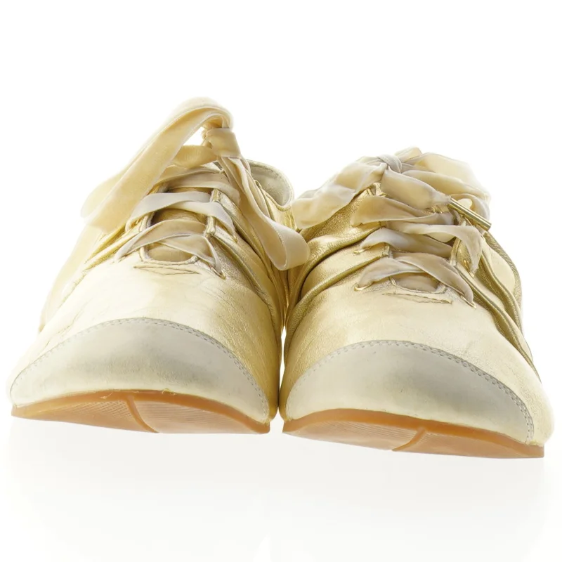 Gyldne sko med bånd fra Diesel (str. 40)