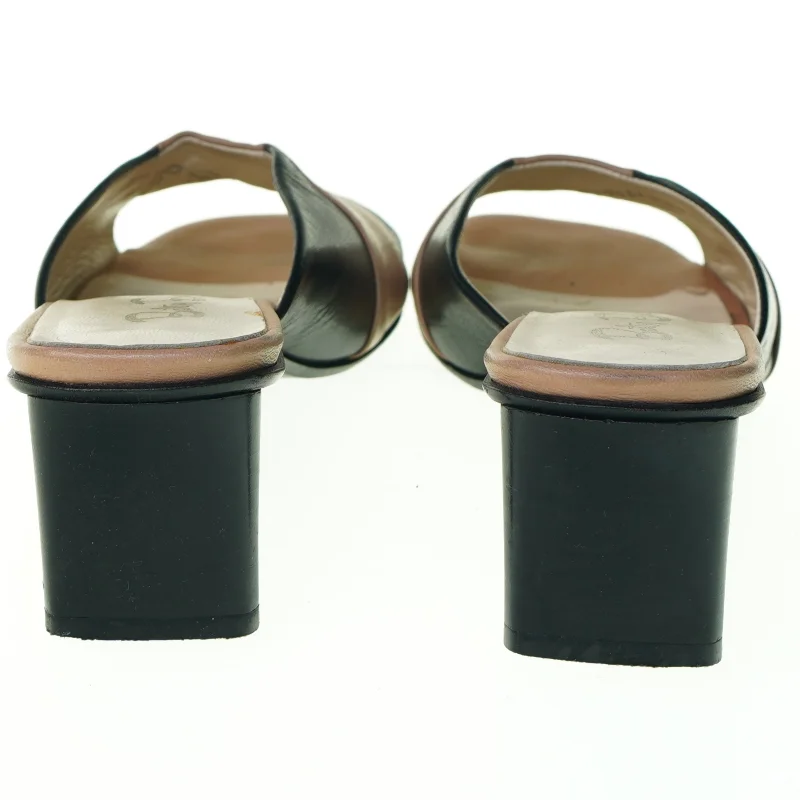 Sko fra Betty Barclay (str. 37)