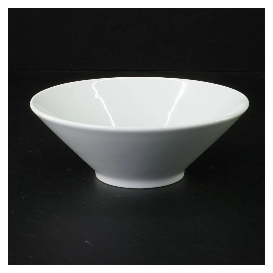 Hvid porcelænsskål fra IKEA (str. 16 x 16 cm)