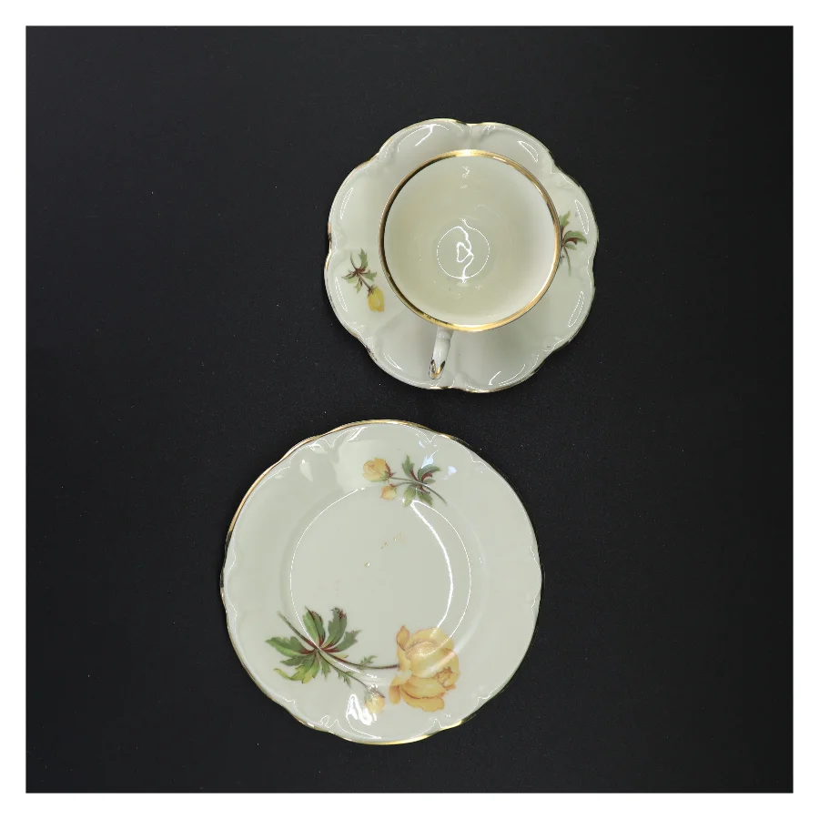 Porcelænskaffesæt med blomstermotiv fra Antioinette (str. 16 x 8 cm)