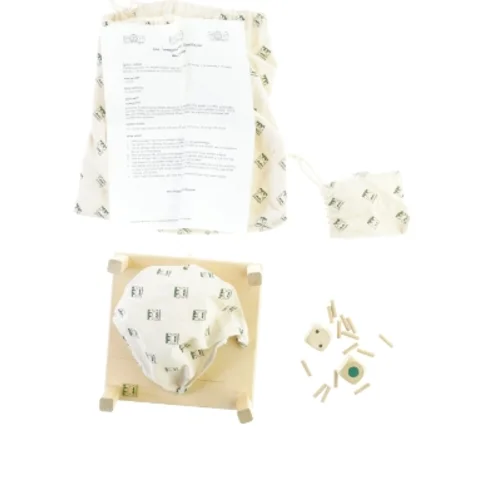 Musse hullet spil fra Janbibejan (str. 28 x 30 cm)