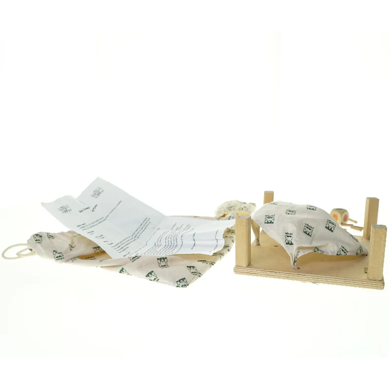 Musse hullet spil fra Janbibejan (str. 28 x 30 cm)