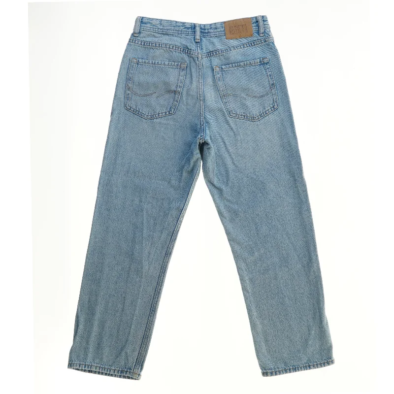 Jeans i lys denim fra Jack & Jones (str. 152)