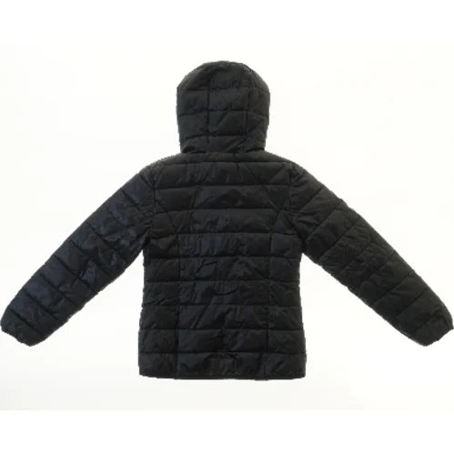 Vatteret jakke med hætte fra Poco Piano (str. 140)