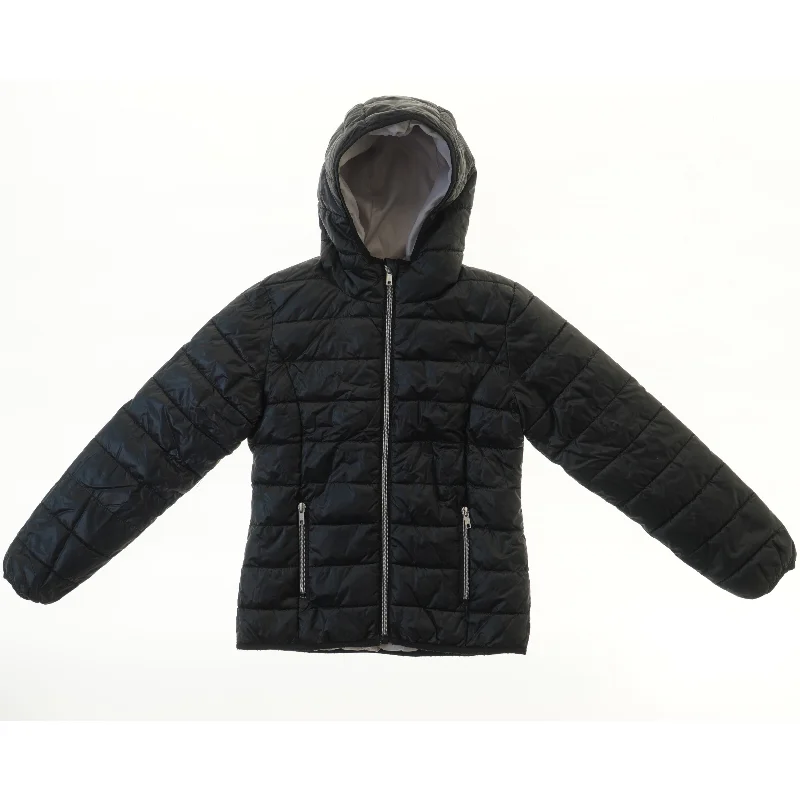 Vatteret jakke med hætte fra Poco Piano (str. 140)