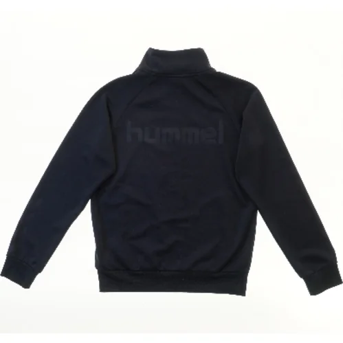 Sort sportstrøje fra Hummel (str. 164)