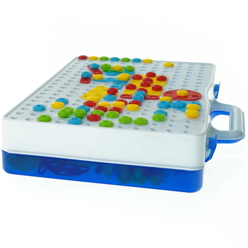 Legetøj (str. 30 x 23 x 5 cm)