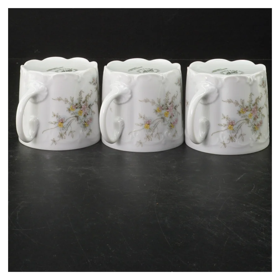 Porcelænskopper med blomstermotiv fra Rosenthal (str. Ø. 8,5 cm. længde, 8 cm)
