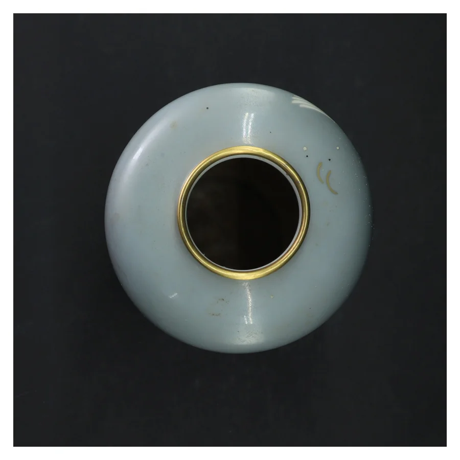 Blå vase med guldkant og svanemotiv fra Rosenthal (str. 21 cm. 10 cm i diameter)