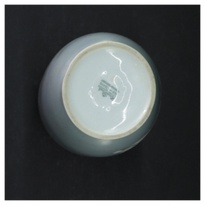 Blå vase med guldkant og svanemotiv fra Rosenthal (str. 21 cm. 10 cm i diameter)