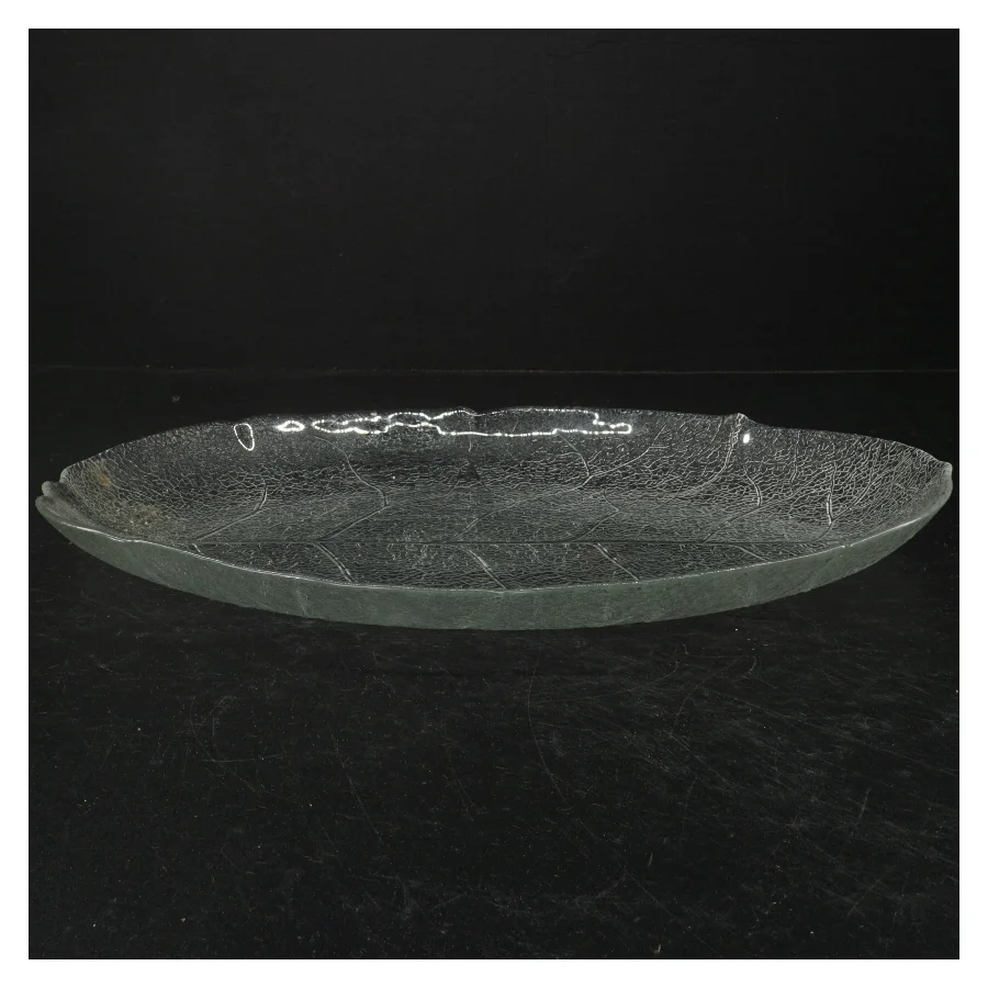 Dekorativt bladformet fad (str. 36x26 cm)