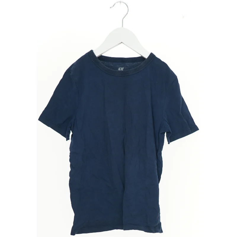 Kortærmet T-shirt fra H&M (str. 140)