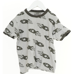 T-shirt med raketprint fra Entry (str. 110)