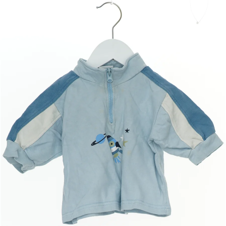 Trøje med rumskibsmotiv (str. 80)