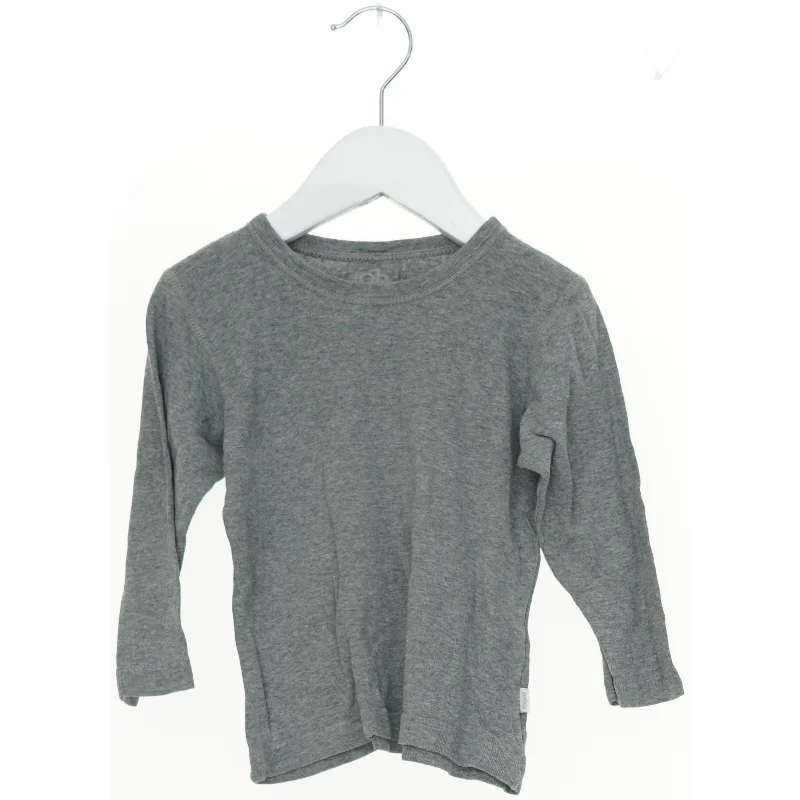 Langærmet grå T-shirt fra Joha (str. 92)