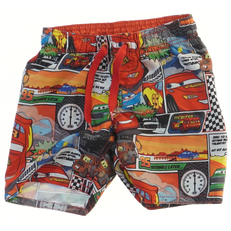 Badebukser med Disney Cars motiv fra H&M (str. 104)