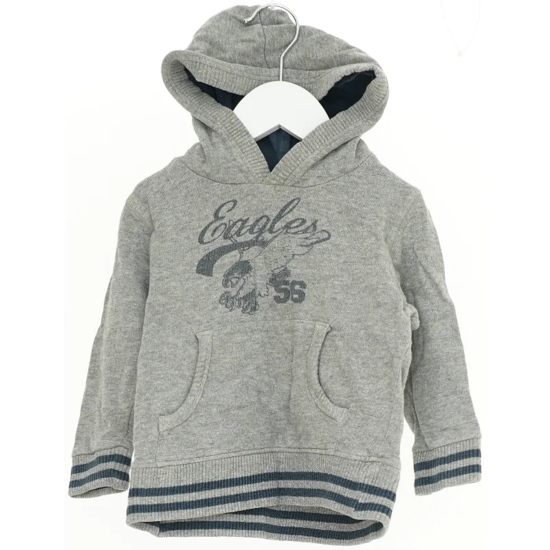 Grå hættetrøje med ørne design fra Friends (str. 92)