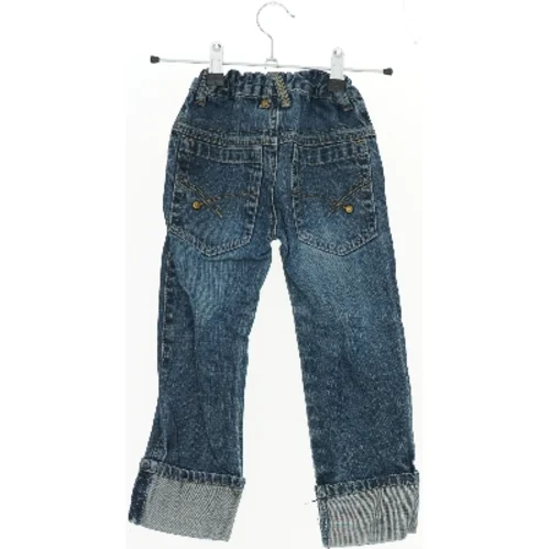 Børnejeans med manchet fra Entry (str. 104)