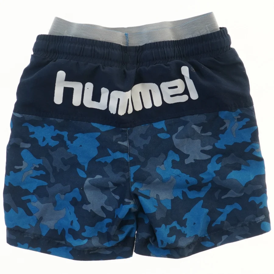 Børne badebukser med camouflage mønster fra Hummel (str.  30x36 cm)