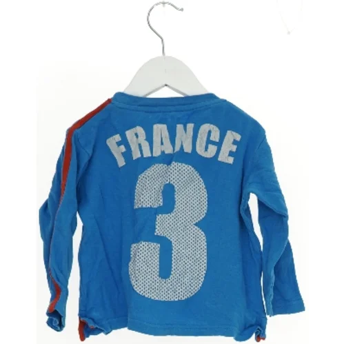 Langærmet bluse med 'FRANCE 3' tryk fra Mads & Mette (str. 98)