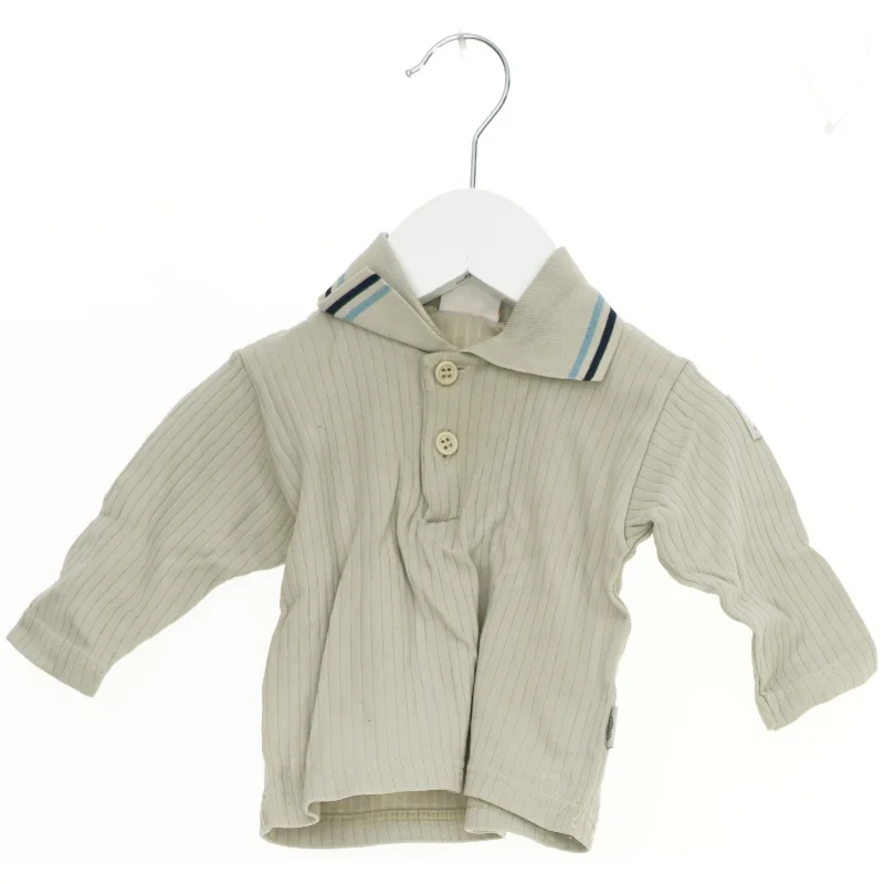 Langærmet skjorte med krave fra Mads & Mette (str. 62)