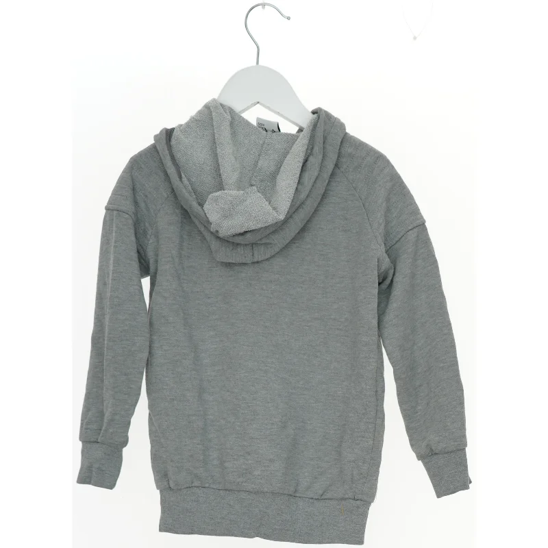 Grå hættetrøje fra VRS (str. 122)