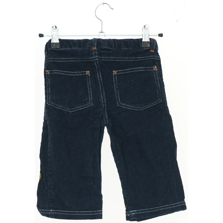 Fløjsbukser med motiv (str. 80)