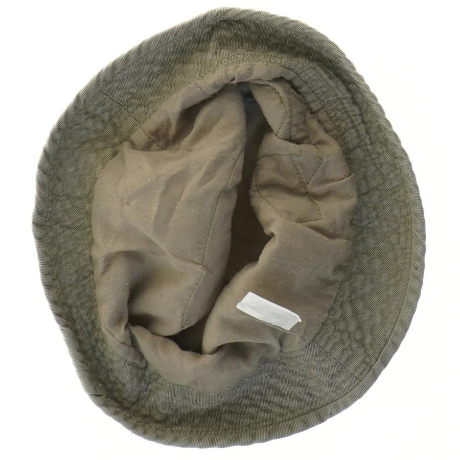 Bøllehat med mærker (str. Ø 28 cm)