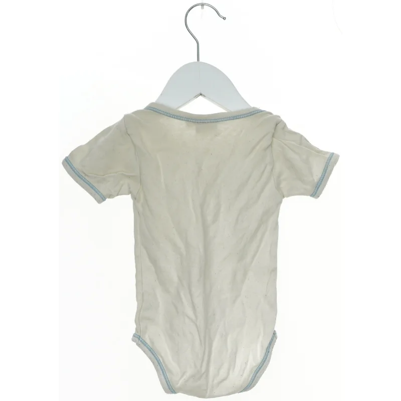 Baby bodystocking med tekst fra Mads & Mette (str. 68)