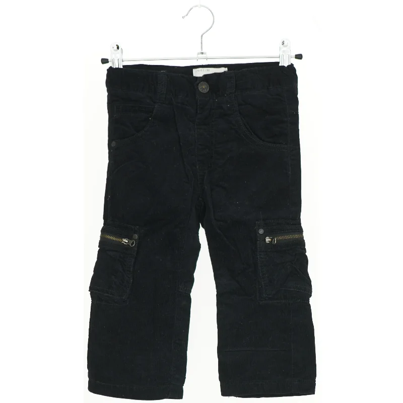 Børnebukser med sidelommer fra Name It (str. 92)