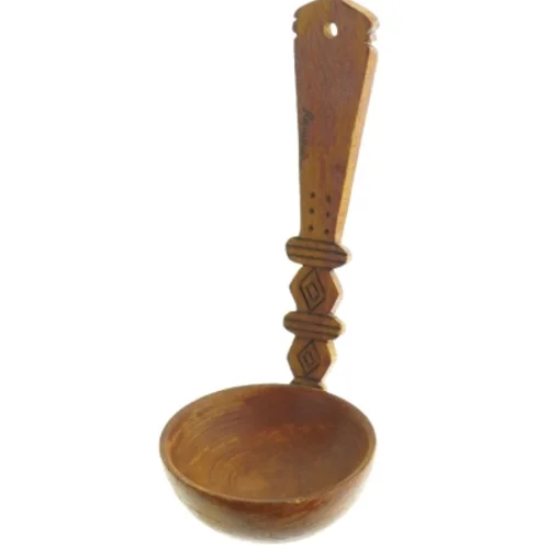 Træske med udskæringer (str. 19. x 8 cm)