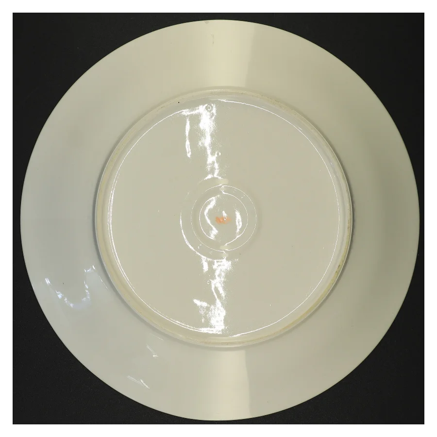 Blomsterdekoreret porcelænstallerken (str. Diameter 27 og en halv cm)