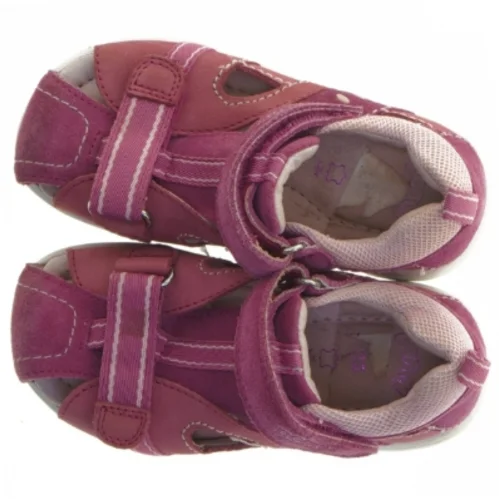 Børnesandaler (str. 25)