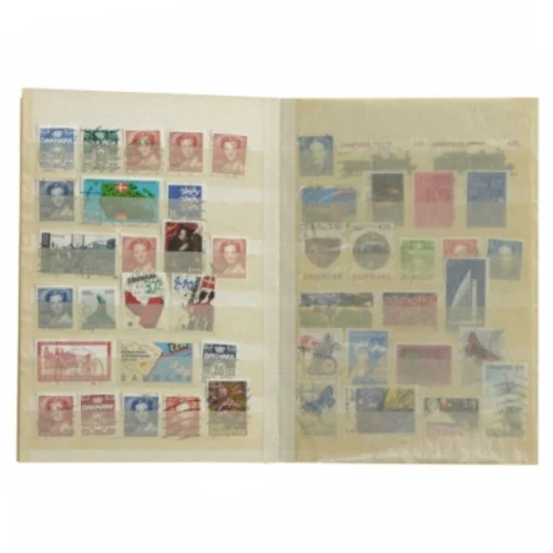 Frimærkealbum (str. 19x13,5 cm)