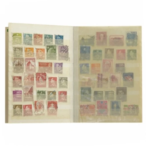 Frimærkealbum (str. 19x13,5 cm)