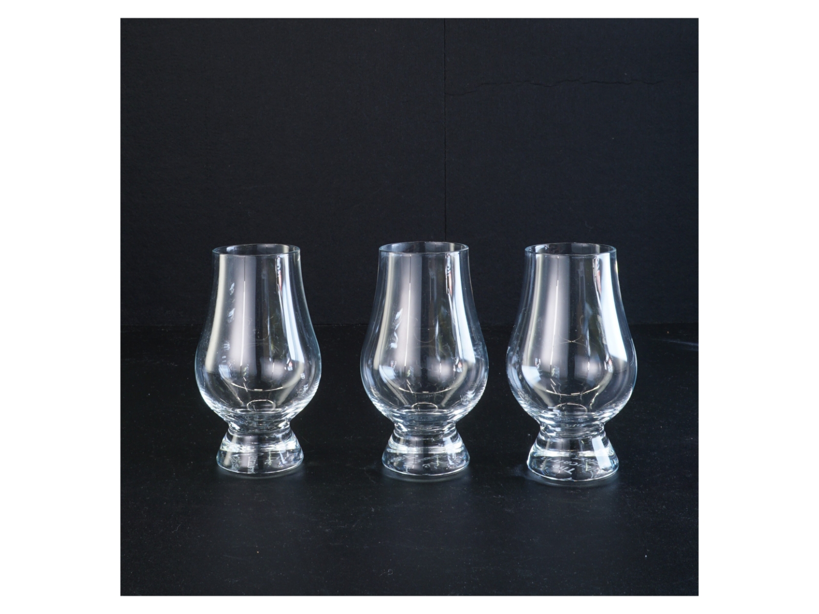 3 drikkeglas (str. 11 x 6 cm)