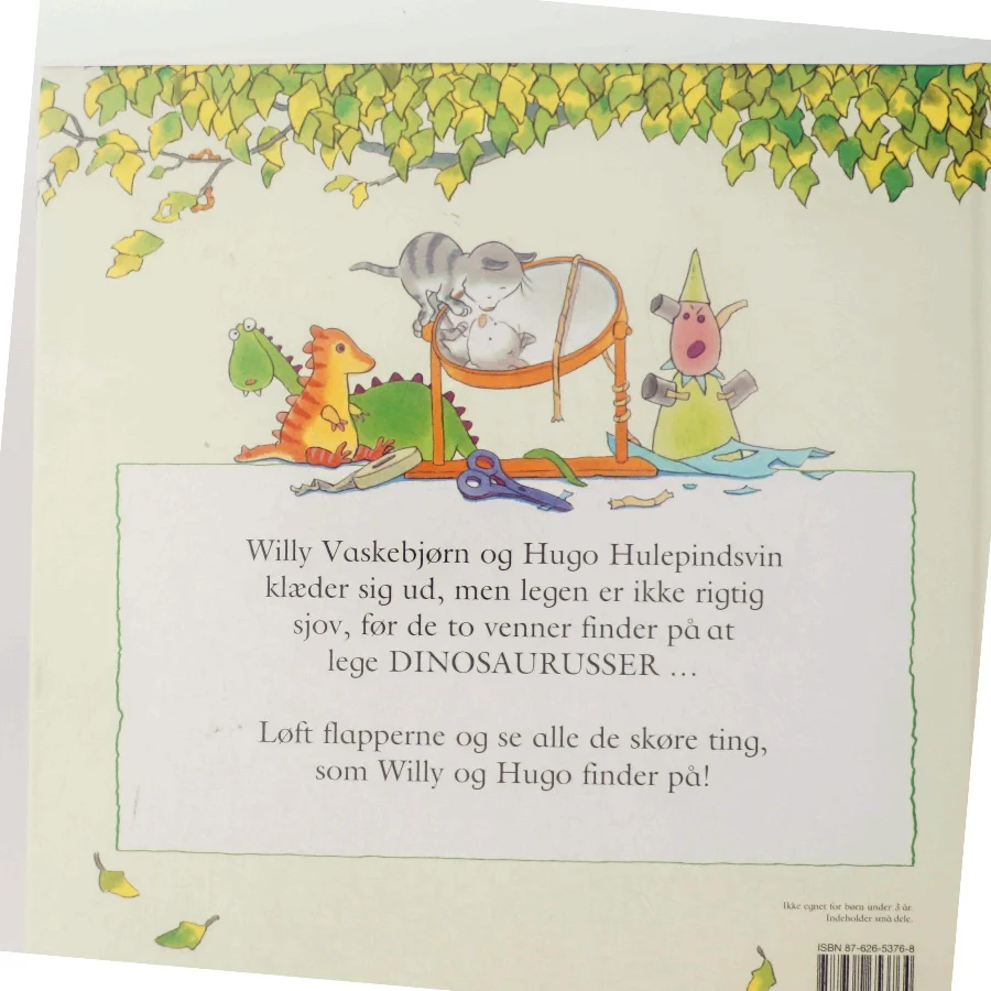 Willy vaskebjørn og Hugo hulepindsvin leger dinosaurusser af David Melling (Bog)