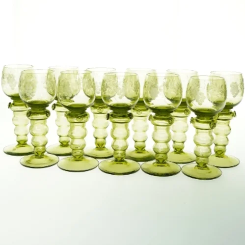 Grønne glas med mønster (str. 18x8 cm)